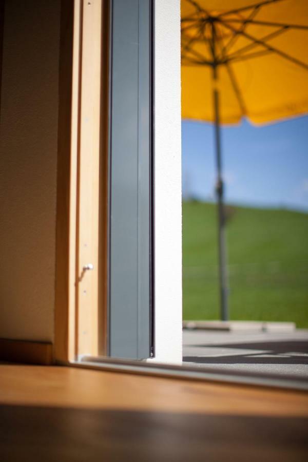 Chalet Alpenrose 134Qm Am Golfplatz Оберштауфен Экстерьер фото